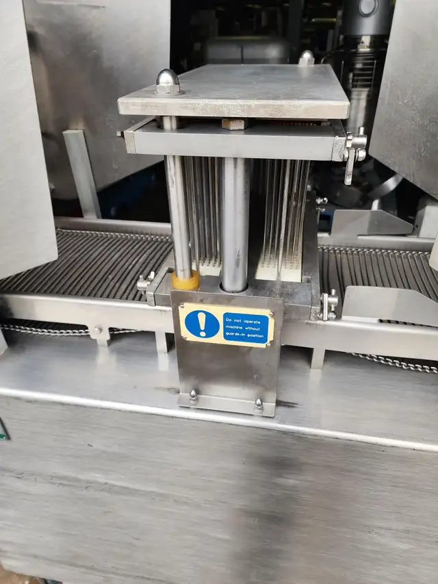 Ross Industries Meat Tenderizer / Attendrisseur de Viande in Industrial Kitchen Supplies in City of Toronto - Image 3