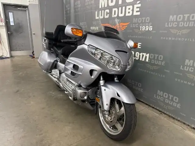 2009 Honda GL1800 Goldwing ABS in Sport Touring in Drummondville - Image 4