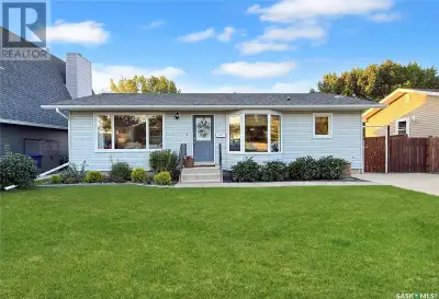 135 Burke Crescent is a showstopper, featuring a WALK OUT BASEMENT, three bedrooms, two bathrooms, a...