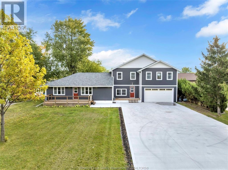 2286 LESPERANCE Tecumseh, Ontario Houses for Sale Windsor Region