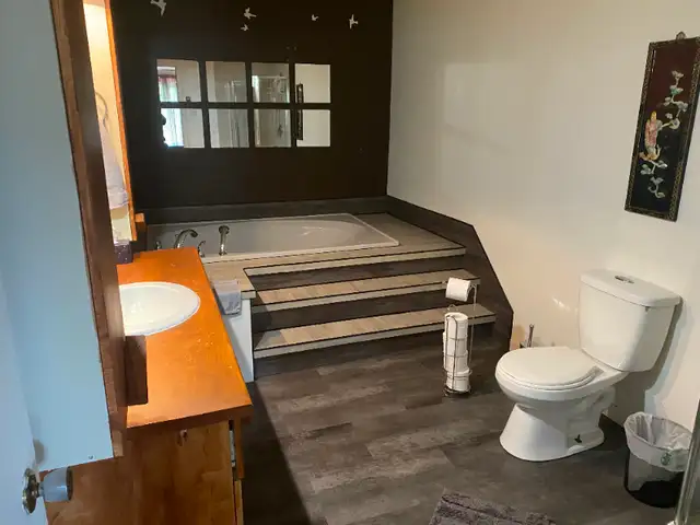très beau grand 4 'demi meublé tout fourni pour travailleur in Short Term Rentals in Rouyn-Noranda - Image 7