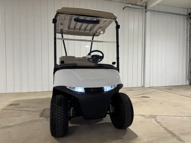 2026 E-Z-GO RXV 2 Valor S EX1-White golf cart in ATVs in Vernon - Image 6