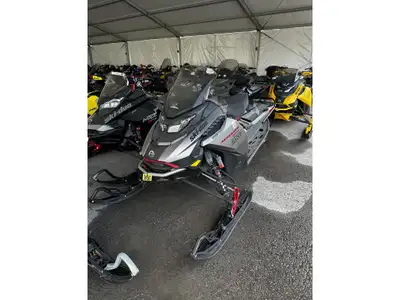 BRP Renegade XRS 850 Etec 2023 À VENDRE Ski-Doo Renegade XRS 850 E-TEC 2023 Ce Renegade XRS 850 E-TE...