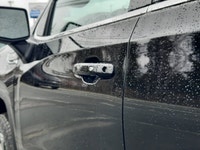 Engine: 5.3L ECOTEC3 V8 L/100Km City: 15.9 L/100Km Hwy: 13.0 Safety Equipment Airbags, Dual-stage fr... (image 7)