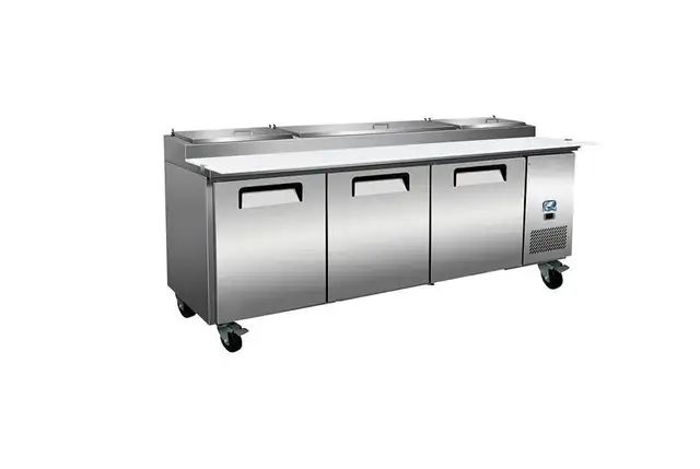 TABLE À PIZZA NEUVE / BRAND NEW PIZZA TABLE in Industrial Kitchen Supplies in Laval / North Shore - Image 2