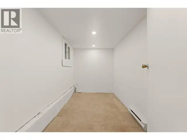 266 E 32ND AVENUE Vancouver, British Columbia in Houses for Sale in Vancouver - Image 24