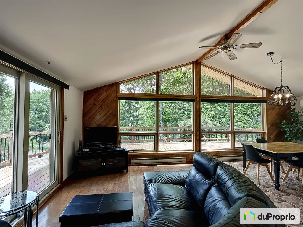 $485,000 - Raised Bungalow in Ste-Marguerite-Du-Lac-Masson — photo 3