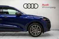 This Audi Q5 boasts a Intercooled Turbo Gas/Electric I-4 2.0 L/121 engine powering this Automatic tr... (image 4)