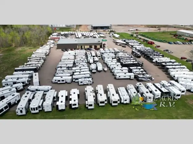 2015 Fleetwood RV Providence 42M only 027,446 Miles in RVs & Motorhomes in Moncton - Image 61