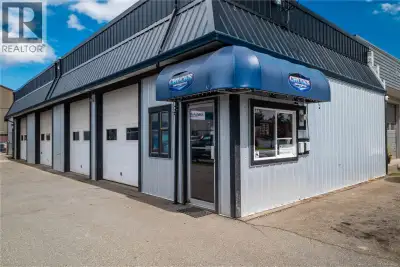 Well established automotive repair business opportunity in Qualicum Beach. Seller offers a good soli...