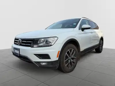 The refined 2018 Volkswagen Tiguan Comfortline 4Motion AWD offers a fantastic blend of European prec...