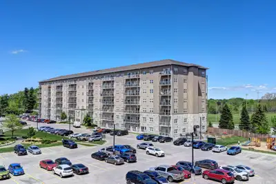 Building Description $1000 OFF FIRST MONTHS RENT FOR MILITARY & EMERGENCY RESPONDERS* *Conditions ap...
