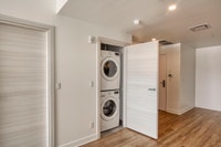 Renovated Akelius one bedroom apartment for rent. Located near Saint-Laurent in the Plateau Mont-Roy... (image 7)