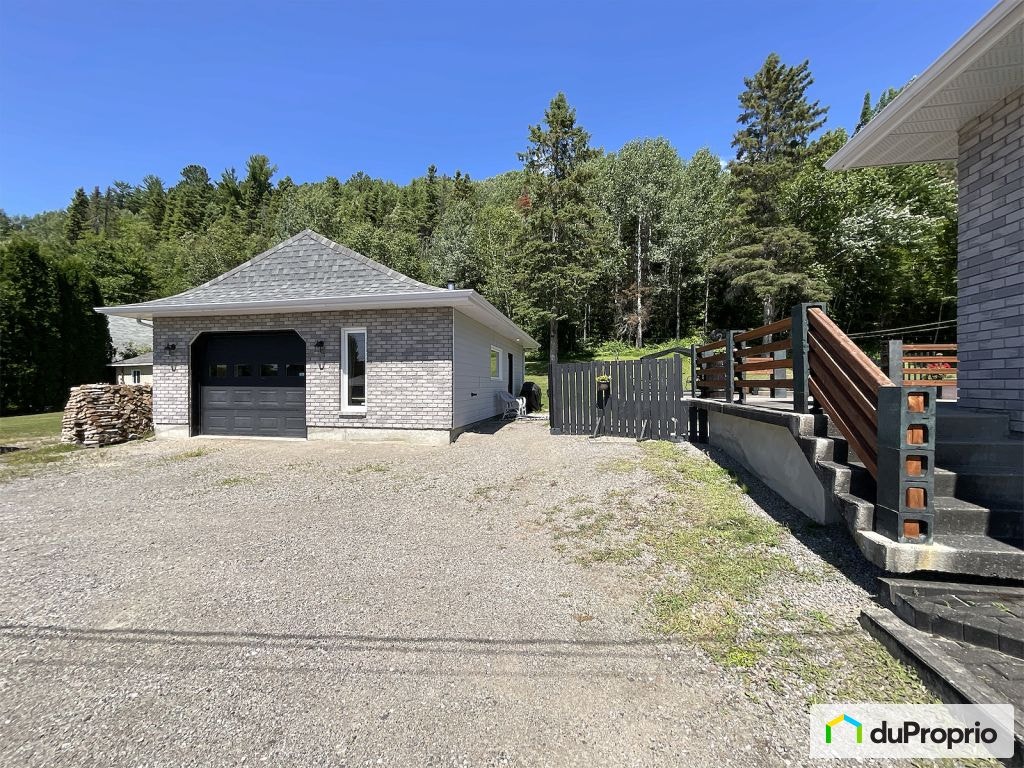 $550,000 - Bungalow for sale in Chicoutimi (Laterrière) — photo 3