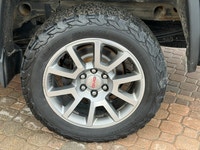 2016 GMC Sierra 1500 Denali Crew Cab 4X4 6.2LTR V8 JUST SPENT $9,000 ON THE MOTOR (New lifters, new... (image 8)