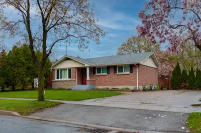 This charming solid 4-bedroom bungalow in the desirable North End of St. Catharines offers a perfect...