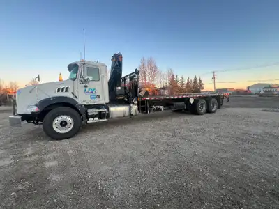 2012 Mack GU813 T/A Deck Truck w/ Hiab 166B-3CLX 7.5 Ton Fold up Mack MP7 395 Hp Eaton 8LL Manual Tr...