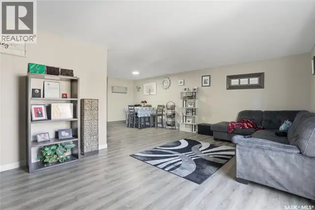 119 - 121 Olmstead ROAD Saskatoon, Saskatchewan in Houses for Sale in Saskatoon - Image 4