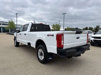 This Ford Super Duty F-350 SRW delivers a Intercooled Turbo Diesel V-8 6.7 L/406 engine powering thi... (image 4)