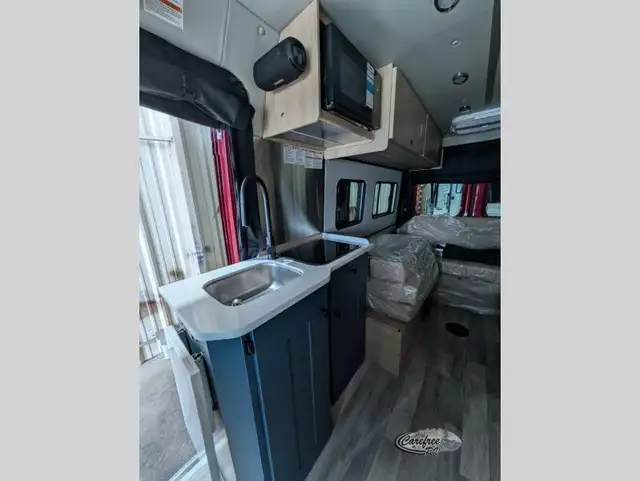 2026 Roadtrek Roadtrek PLAY PLUS SLUMBER in RVs & Motorhomes in Edmonton - Image 9