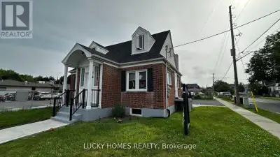 2ND FLOOR - 157 CENTRE STREET S Oshawa (Central), Ontario