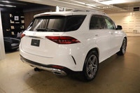 This Mercedes-Benz GLE 350 has a dependable Intercooled Turbo Gas/Electric I-4 2.0 L/121 engine powe... (image 6)