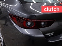 NO ACCIDENTS / CLEAN CARFAX / 1 OWNER / Driver Attention Alert, Heated Steering Wheel, Rain Sensing... (image 9)