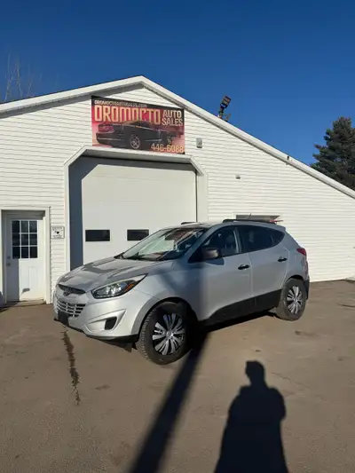 The 2015 Hyundai Tucson FWD 4dr Auto GL Automatic is a top-performing, versatile SUV perfect for any...