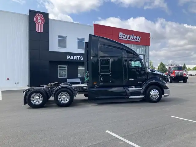 2022 Kenworth T680 in Heavy Trucks in Moncton - Image 5