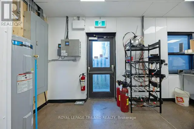 985 TALBOT STREET St. Thomas, Ontario in Commercial & Office Space for Rent in London - Image 29