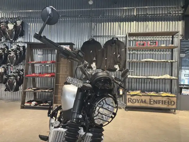 2026 ROYAL ENFIELD MOTORS GUERRILLA 450 in Street, Cruisers & Choppers in City of Halifax - Image 6