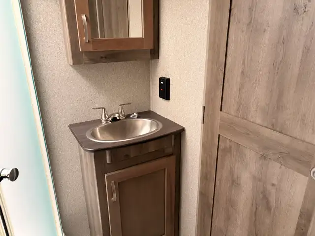 2018 Keystone SPRINTER 29 FWBH in Travel Trailers & Campers in St. Albert - Image 26