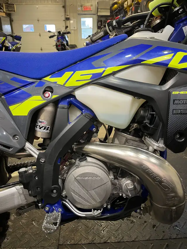 2024 SHERCO MOTO ENDURO 300 FACTORY RACE enduro Aubaine a l'état in Other in Lac-Saint-Jean - Image 12