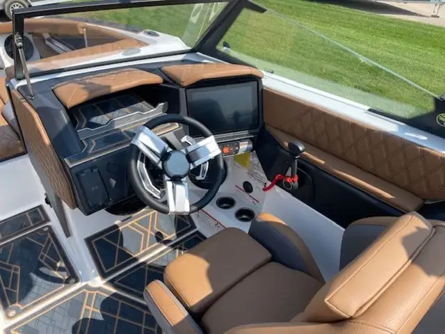 2025 Tige 24RZX in Powerboats & Motorboats in Saskatoon - Image 7