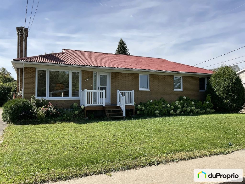 $290,000 - Bungalow for sale in St-Felicien — photo 1