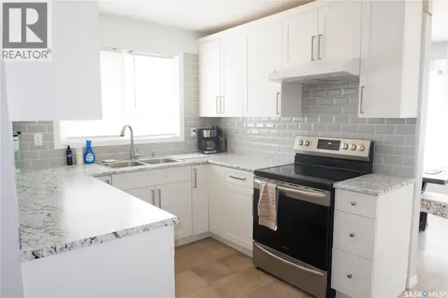 107 Empire PLACE Assiniboia, Saskatchewan in Houses for Sale in Moose Jaw - Image 3