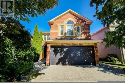 Welcome to 2095 Grand Ravine Dr, a beautifully maintained home in one of Oakville's most desirable a...