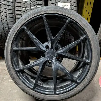 Size: 19x8.5/19x9.5 Bolt Pattern: 5x112 Offset: 35 Bore: 66.6 Colour: Black Fitment: Fits Mercedes B...