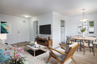 Welcome to 275 North Service Road, ideally situated in Mississauga in the Cooksville neighborhood, j... (image 1)