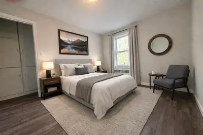 1 Bedroom 1 Bathroom Apartment! Welcome to 416 Nelson Street in beautiful Sarnia, Ontario! This fres...