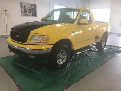 This is a truly unique and highly desirable configuration of the 2001 Ford F‑150. VIN‑decoded and co...