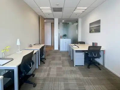 A fully serviced private office with 3 people, ready to use from day one. Work with focus and privac...