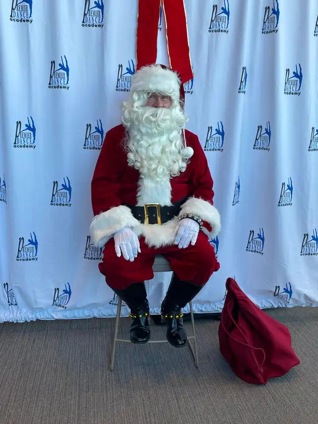 Santa for Hire606387671537428483