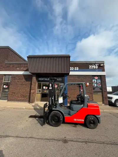 Price: $27,999 (Lease to own program available) 2015 Toyota 8FGU32 Forklift Stock #: S1134 Fuel: LPG...