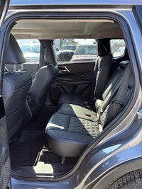 2024 MITSUBISHI OUTLANDER (image 9)