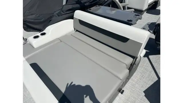 2025 Princecraft Vectra® 21 RL Tritoon Black On Sale At Marsh's  in Powerboats & Motorboats in Barrie - Image 4