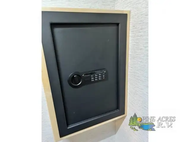 2024 Newmar New Aire 3549 Luxury Diesel Pusher in RVs & Motorhomes in Moncton - Image 69