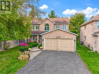 Welcome to 212 Olde Bayview, a meticulously maintained, original-owner home in Richmond Hill's desir...