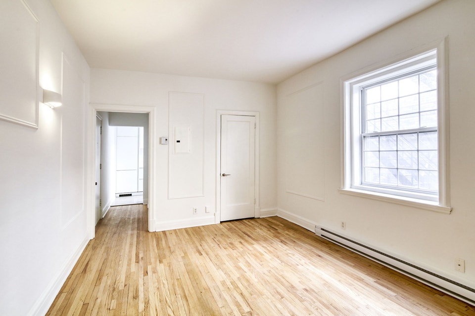 renovated studio apartment near Guy-Concordia - ID 3532 4