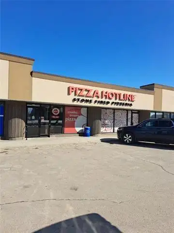 R12//Stonewall/PIZZA HOTLINE BUSINESS only for sale. EXCELLENT OPPORTUNITY to own a turn key pizza b...